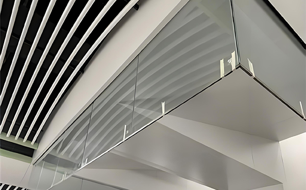 镇原玻璃挡烟垂壁