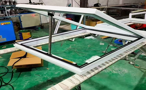 某地下车库出入口镇原排烟窗配置工程