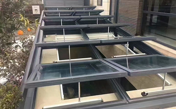 某轨道交通车辆维修车间镇原排烟窗应用